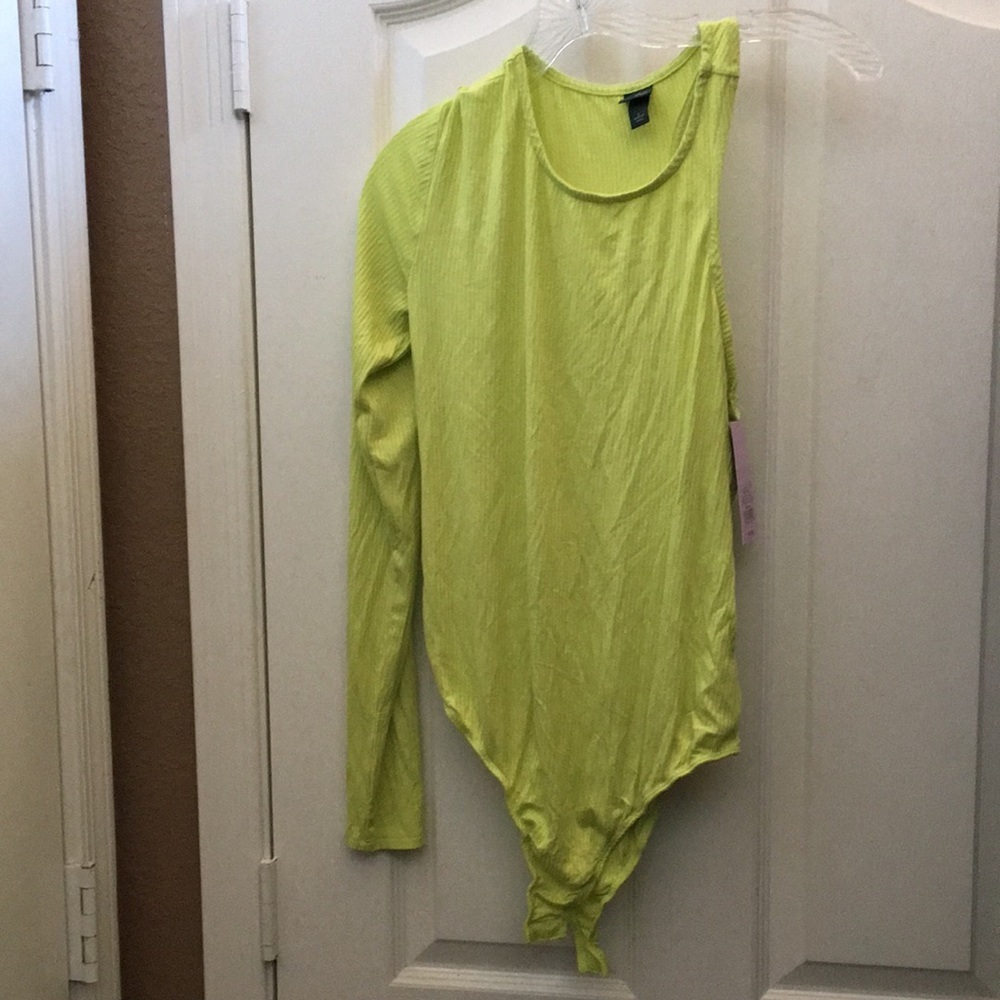 FINAL MARKDOWN Nwt wild fable single sleeve snap crotch bodysuit large